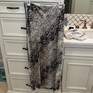 Snakeprint Maxi Skirt from Moon River, Size Medium.